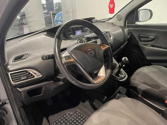 Lancia Ypsilon 1.2 69 CV 5 porte Gold