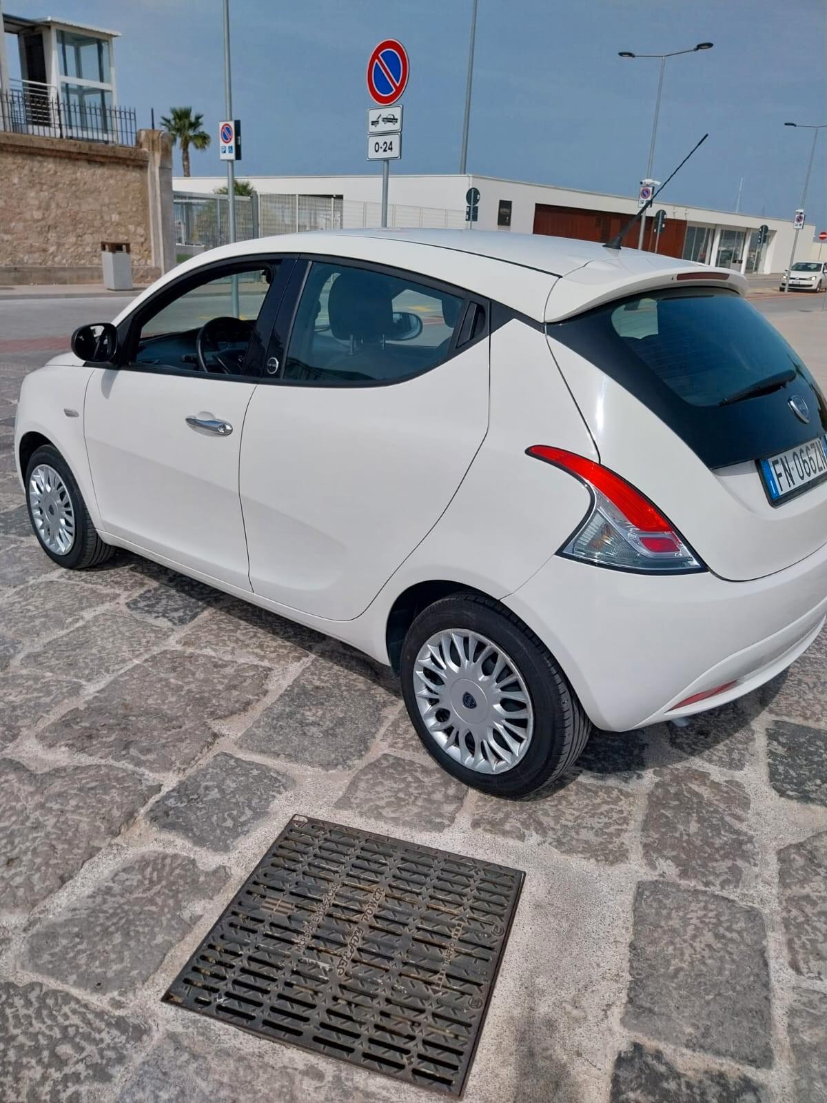 Lancia Ypsilon 1.2 GPL CASA MADRE POCHI KM