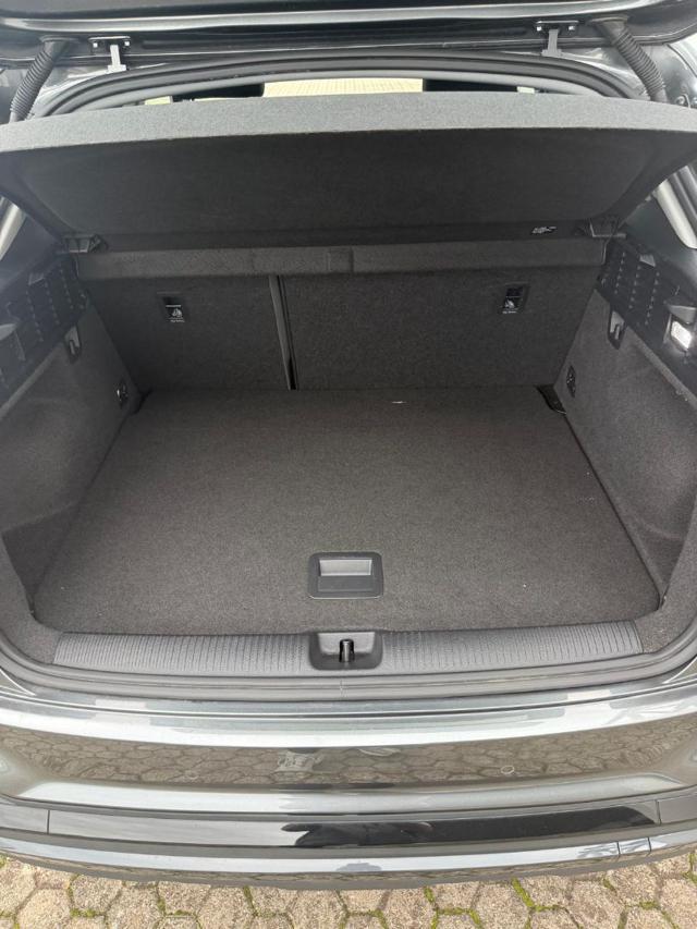 AUDI Q2 35 TFSI S tronic Identity Black