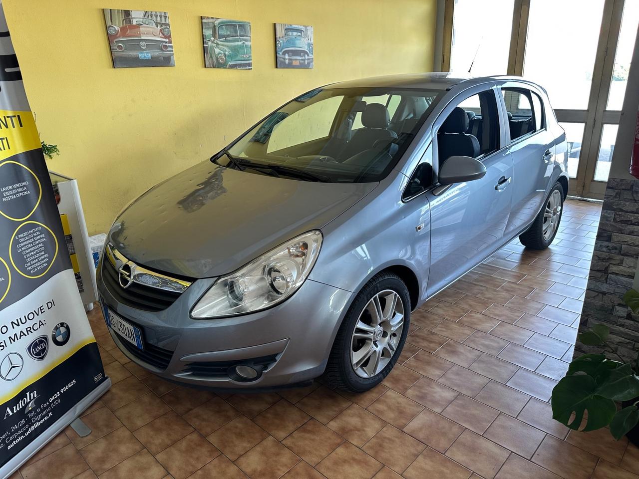 Opel Corsa 1.2benz. Cambio automatico 128.000km