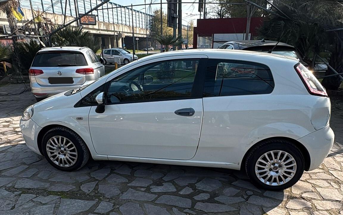 Fiat Punto 1.3 MJT II 75 CV NEOPATENTATI
