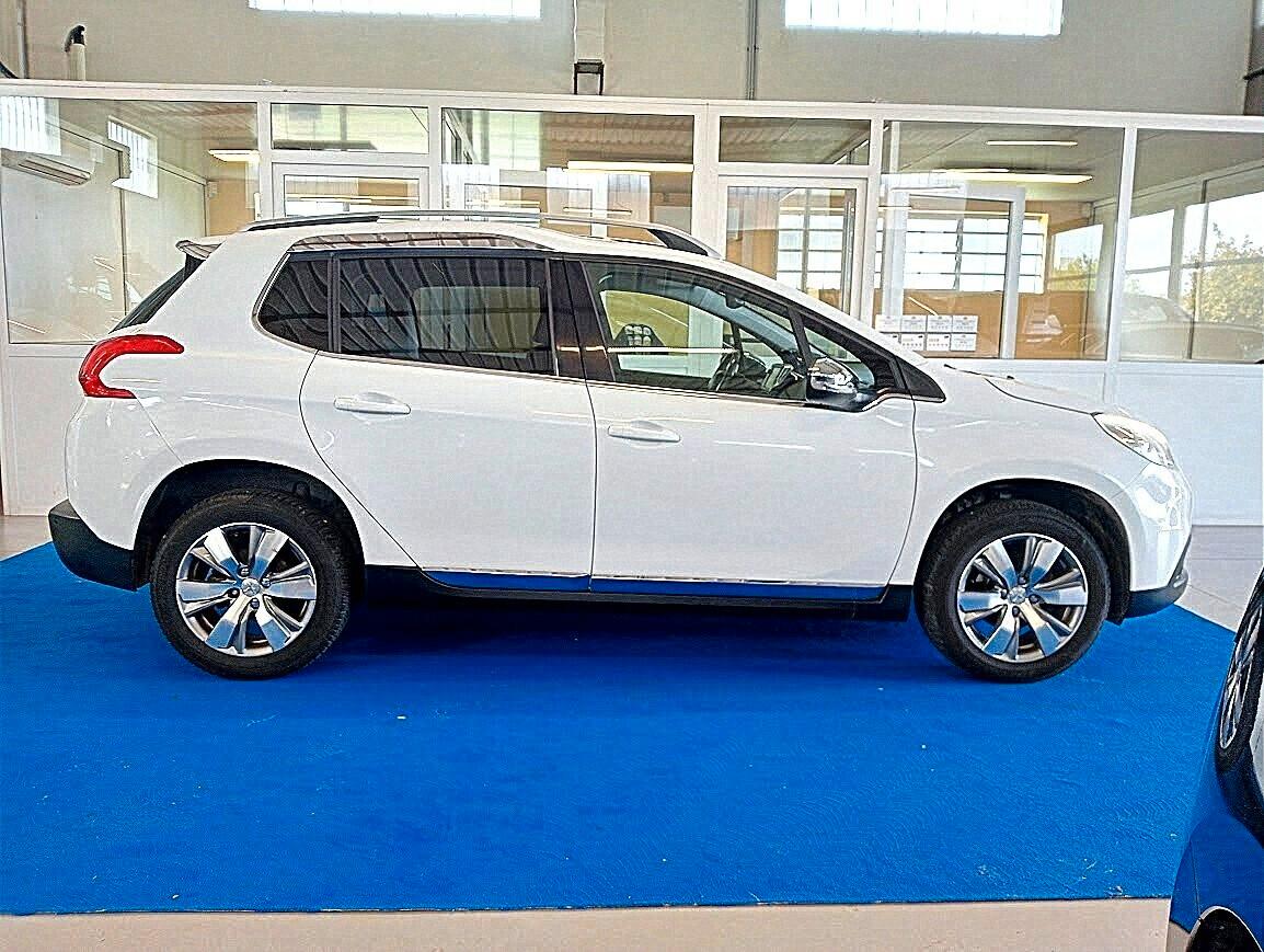 Peugeot 2008 1.2 82cv ALLURE TETTO PANORAMICO UNIPROPR