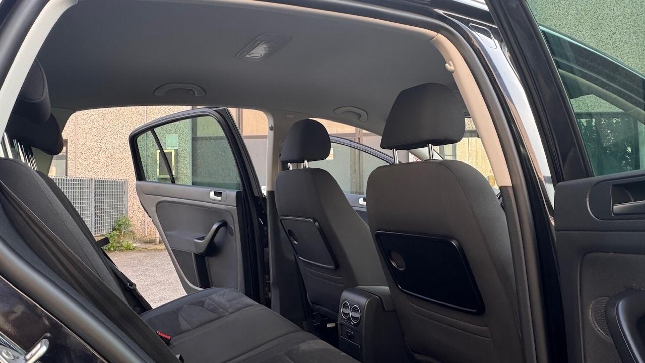 Volkswagen Golf 1.4 TSI 122CV 5p. Highline ok neo patentati