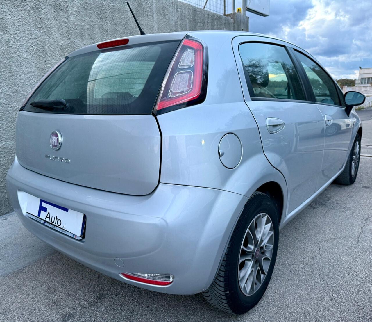 Fiat Punto 1.3 MJT II S&S 95 CV 5 porte Lounge,cerchi diamantati,comandi al volante,clima,ecc.