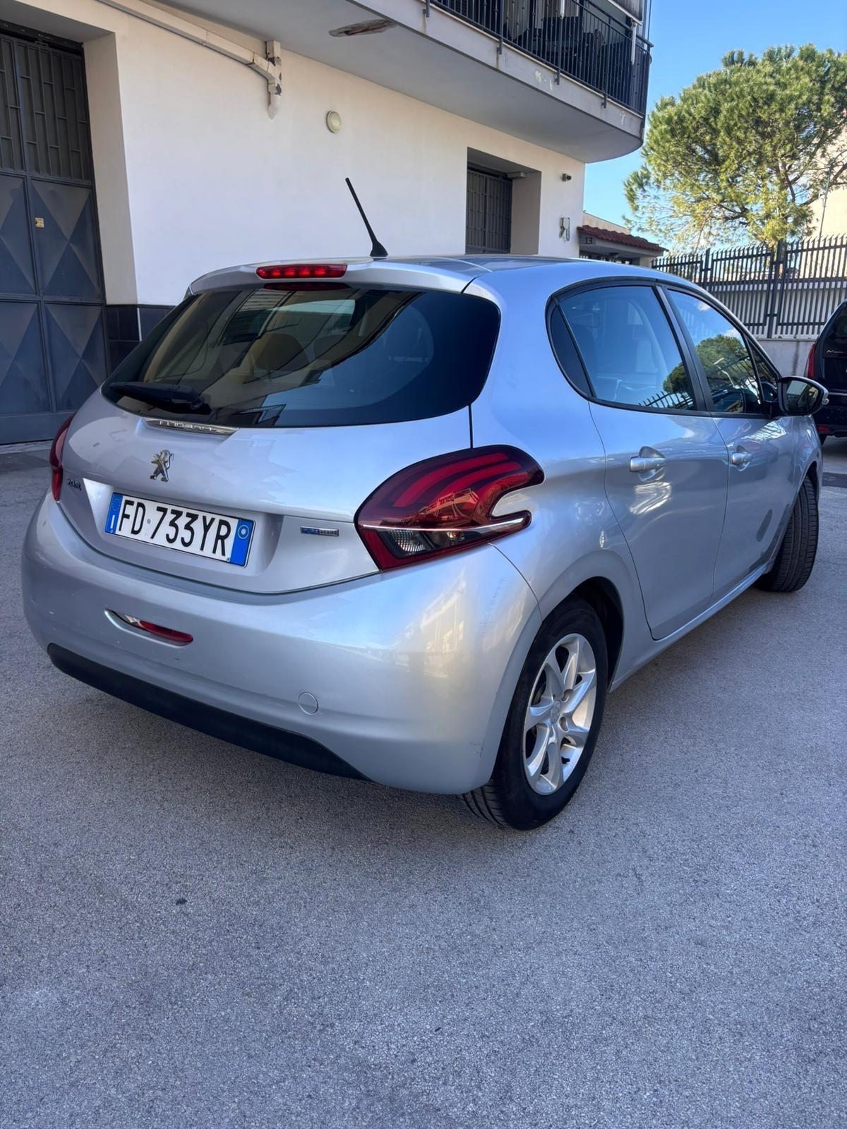 Peugeot 208 1o Serie Pure Tech 82 5P Allure