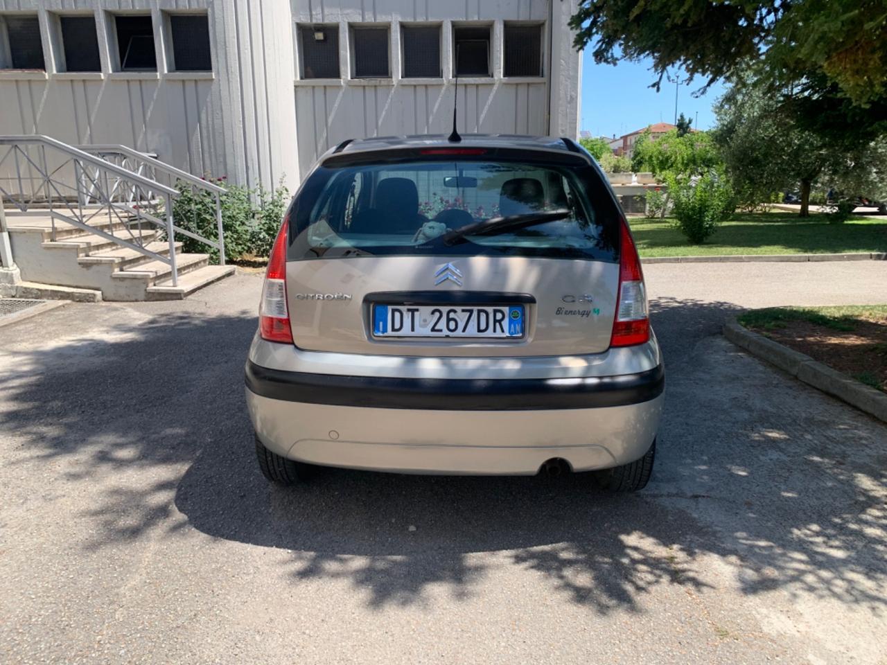 Neopatentati 1.4 5 porte metano di serie