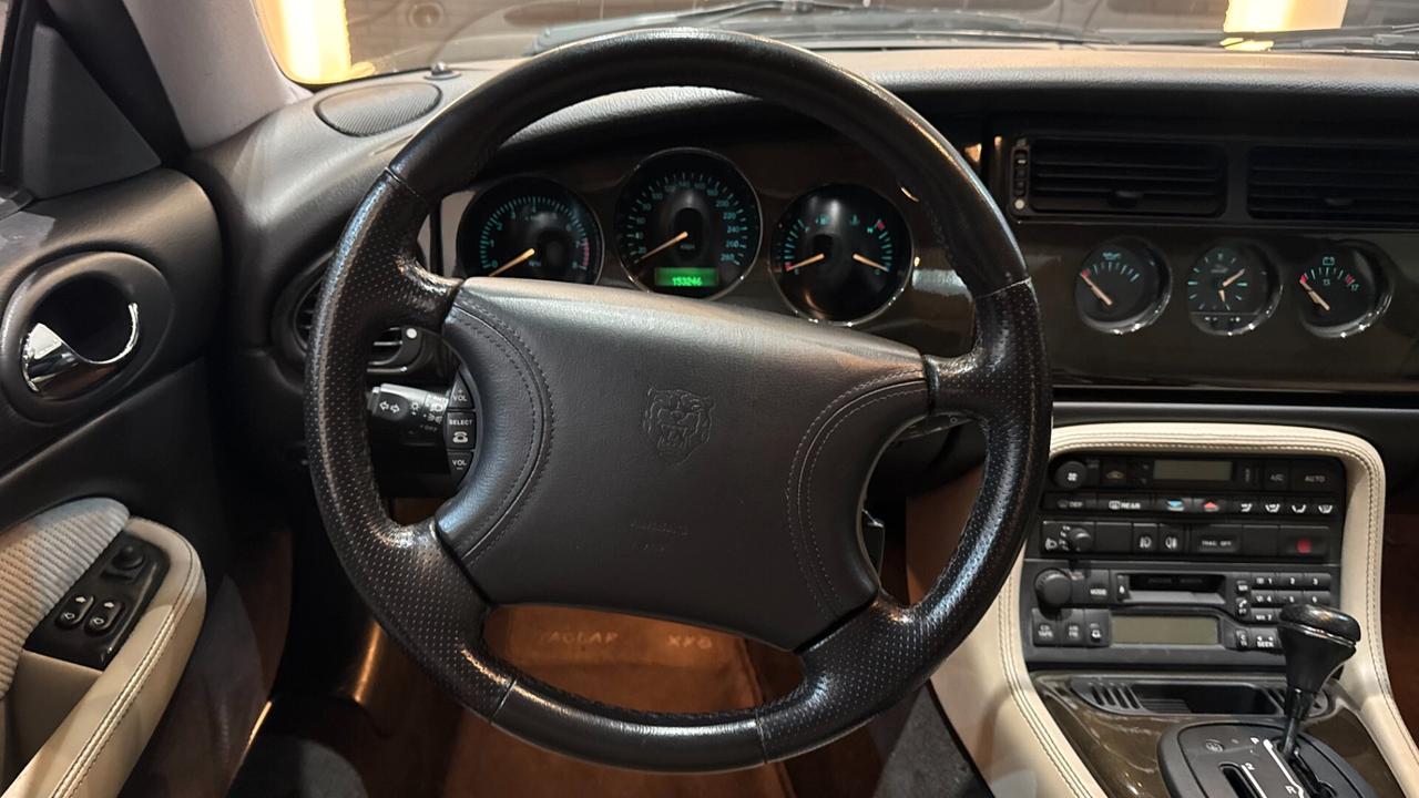 Jaguar XK8 4.0 Coupé 284CV ASI - 1998