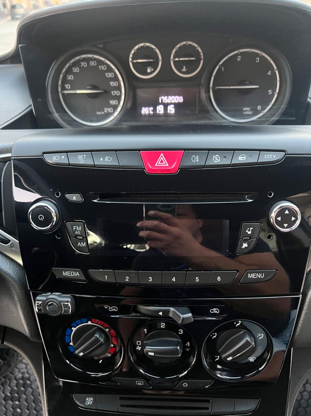 Lancia Ypsilon 1.3 MJT 16V 95 CV 5 porte S&S Elefantino