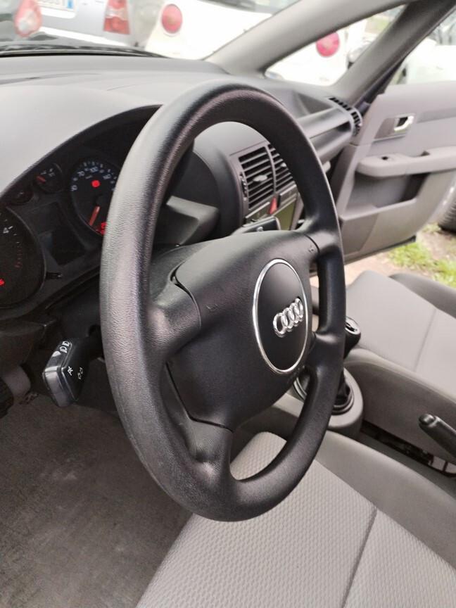 Audi A2 1.4 TDI 133000km anno 2001