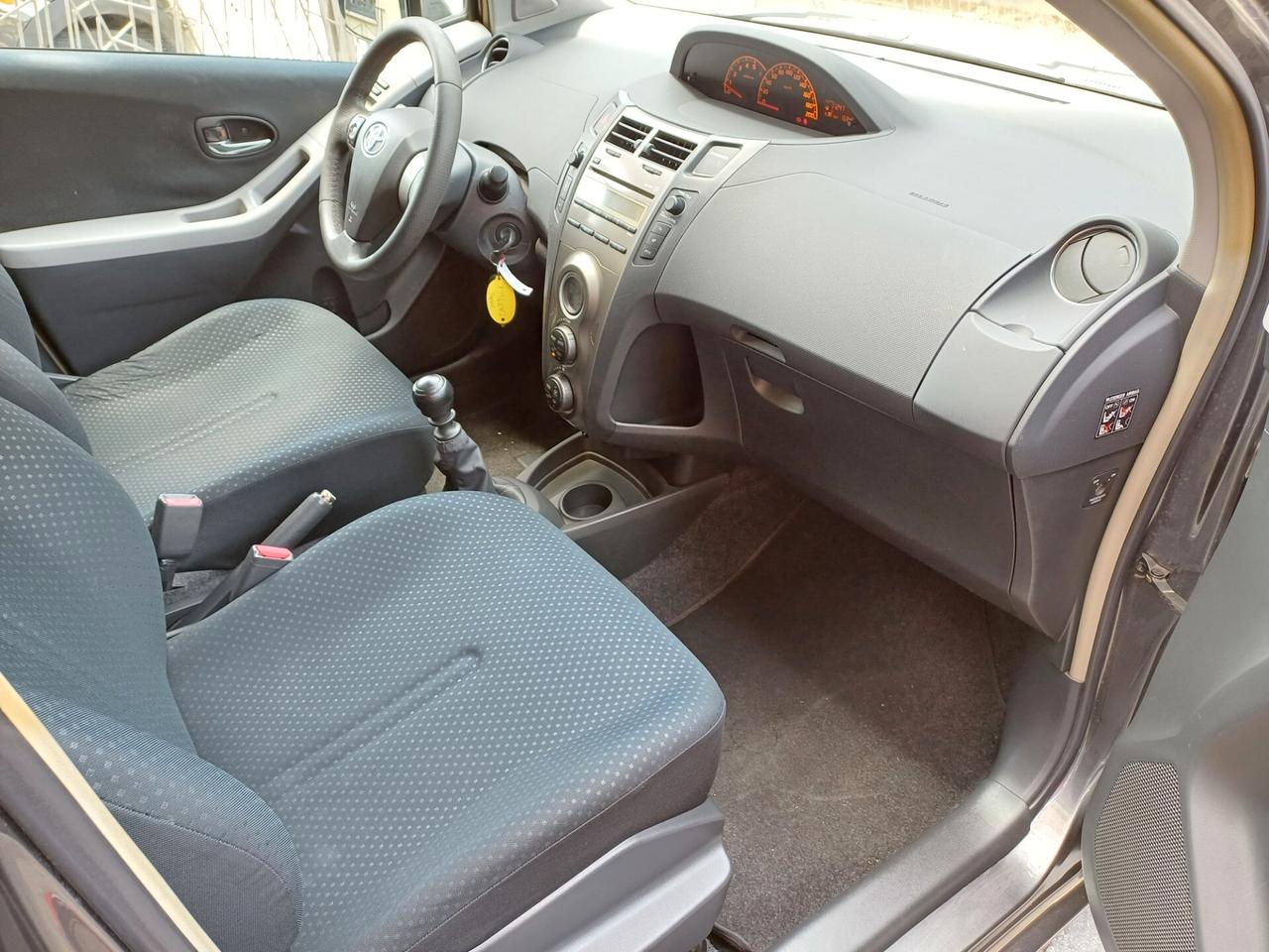Toyota Yaris 1.4 d.4 diesel sol