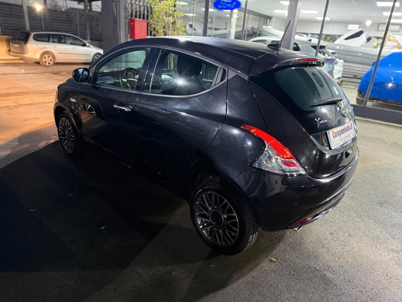 Lancia Ypsilon 1.0 FireFly 5 porte S&S Hybrid Platino