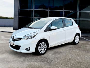 Toyota Yaris 5 Porte 1.0 BENZ 69 CV Lounge ADATTA NEOPATENTATI