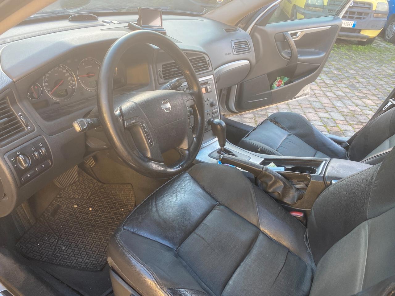 Volvo V70/XC70 V70 2.4 D5 20V cat Summum automatica