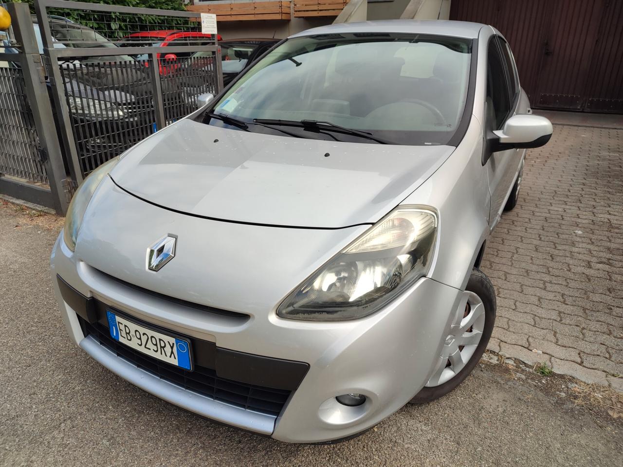 RENAULT CLIO DEL 2010 1.2BENZINA MOLTO BELLA