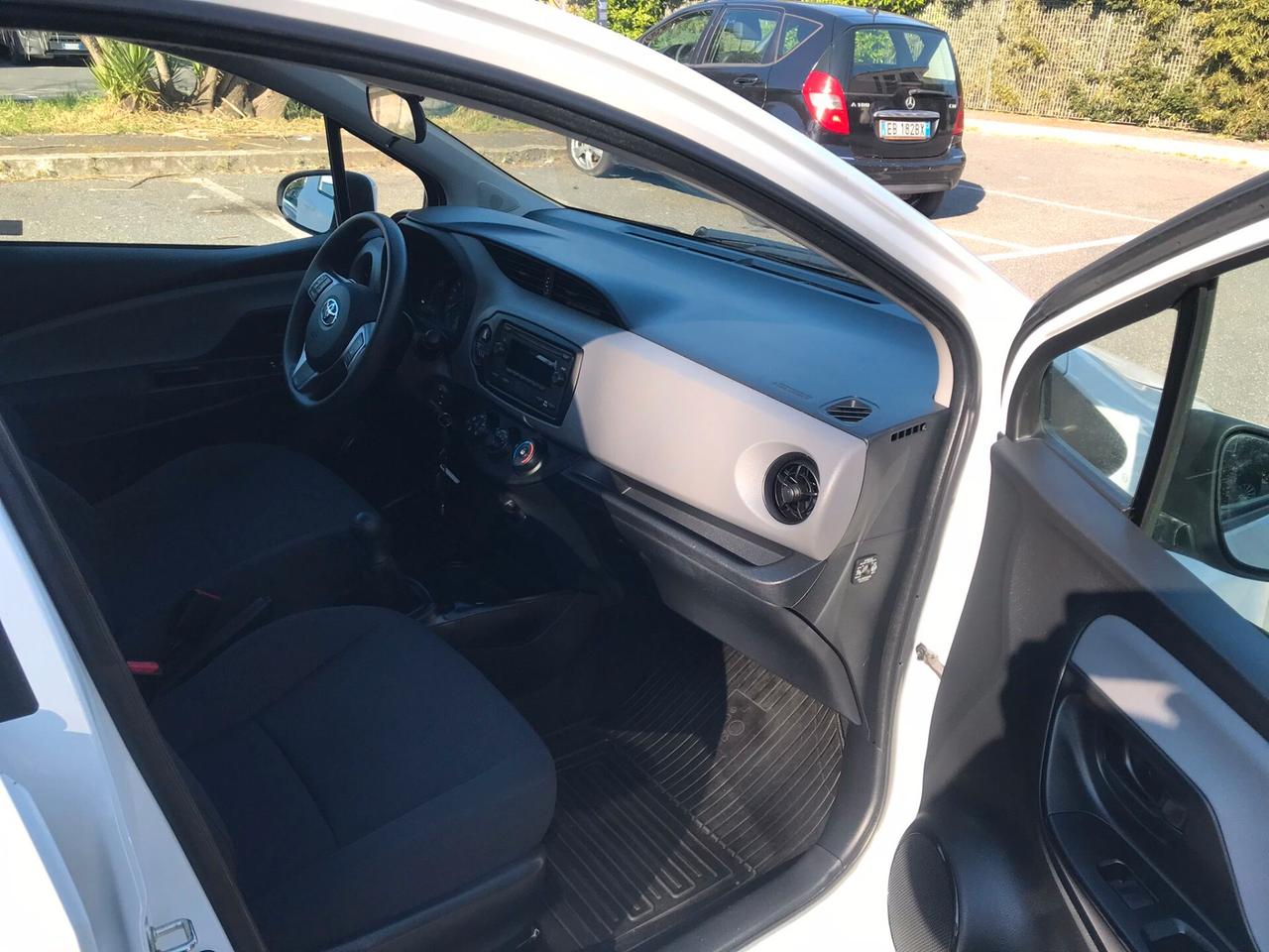 Toyota Yaris 1.0 5 porte Active
