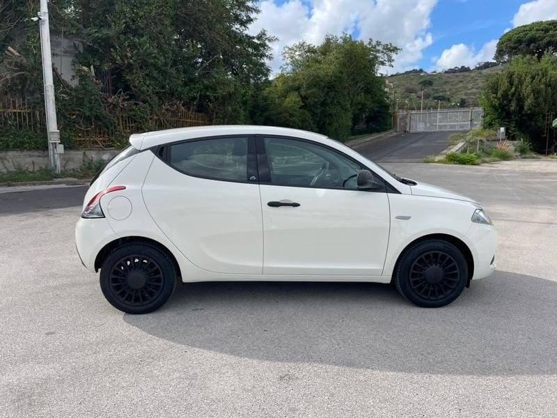 Lancia Ypsilon 1.2 69cv Elefantino Blu