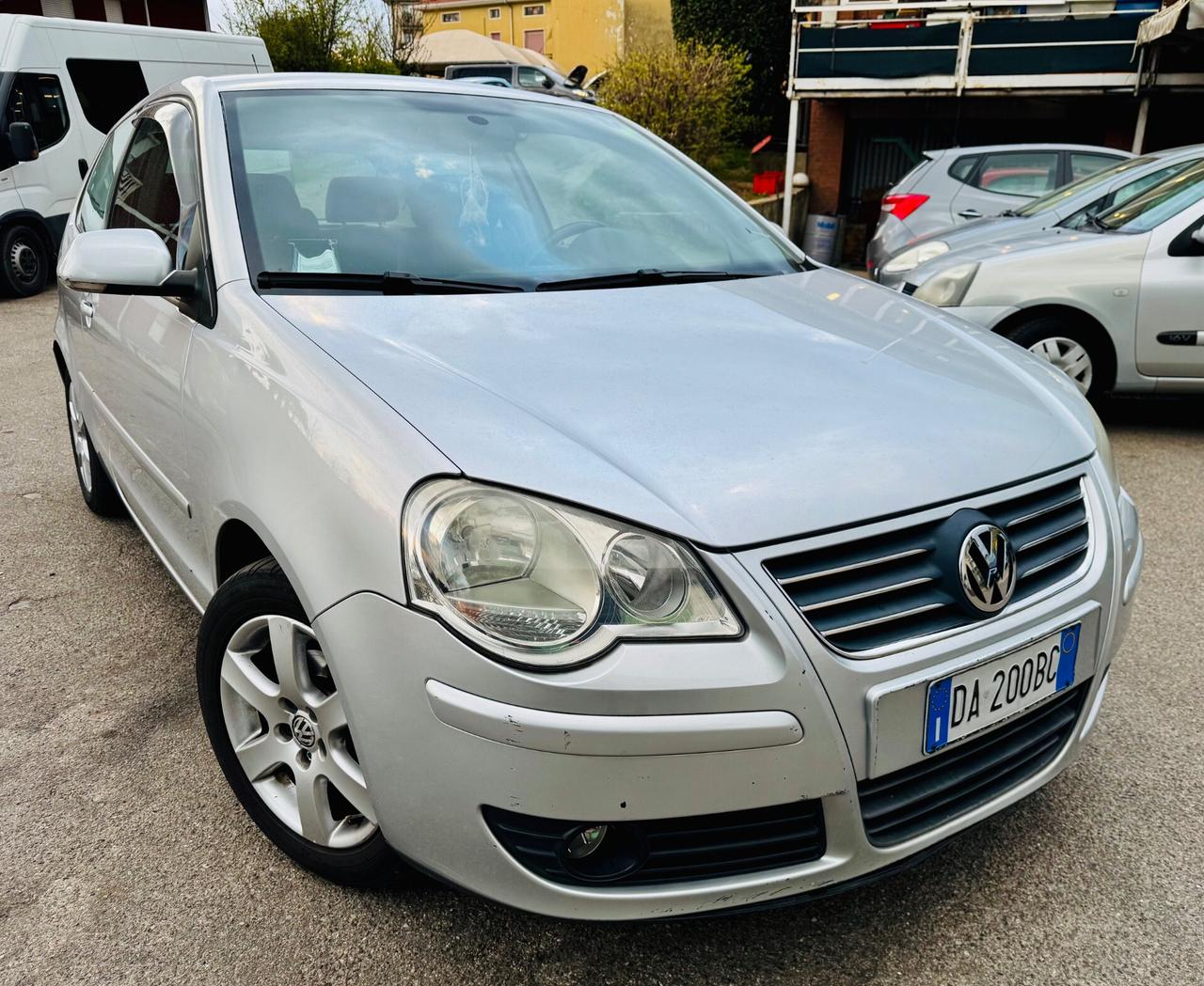 Volkswagen Polo 1.4/75CV 16V 3p. Sportline