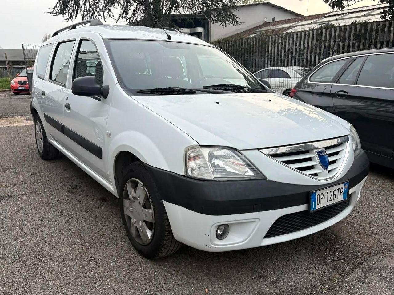 Dacia Logan MCV 1.6 16V 5 posti Lauréate