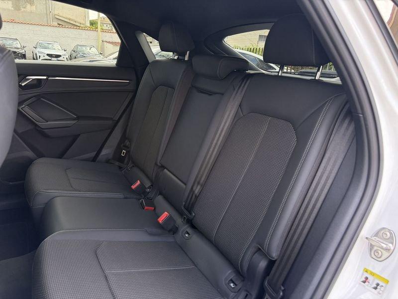 Audi Q3 SPB S Line interno ed esterno 2.0 TDI 200CV S-Tronic quattro 40