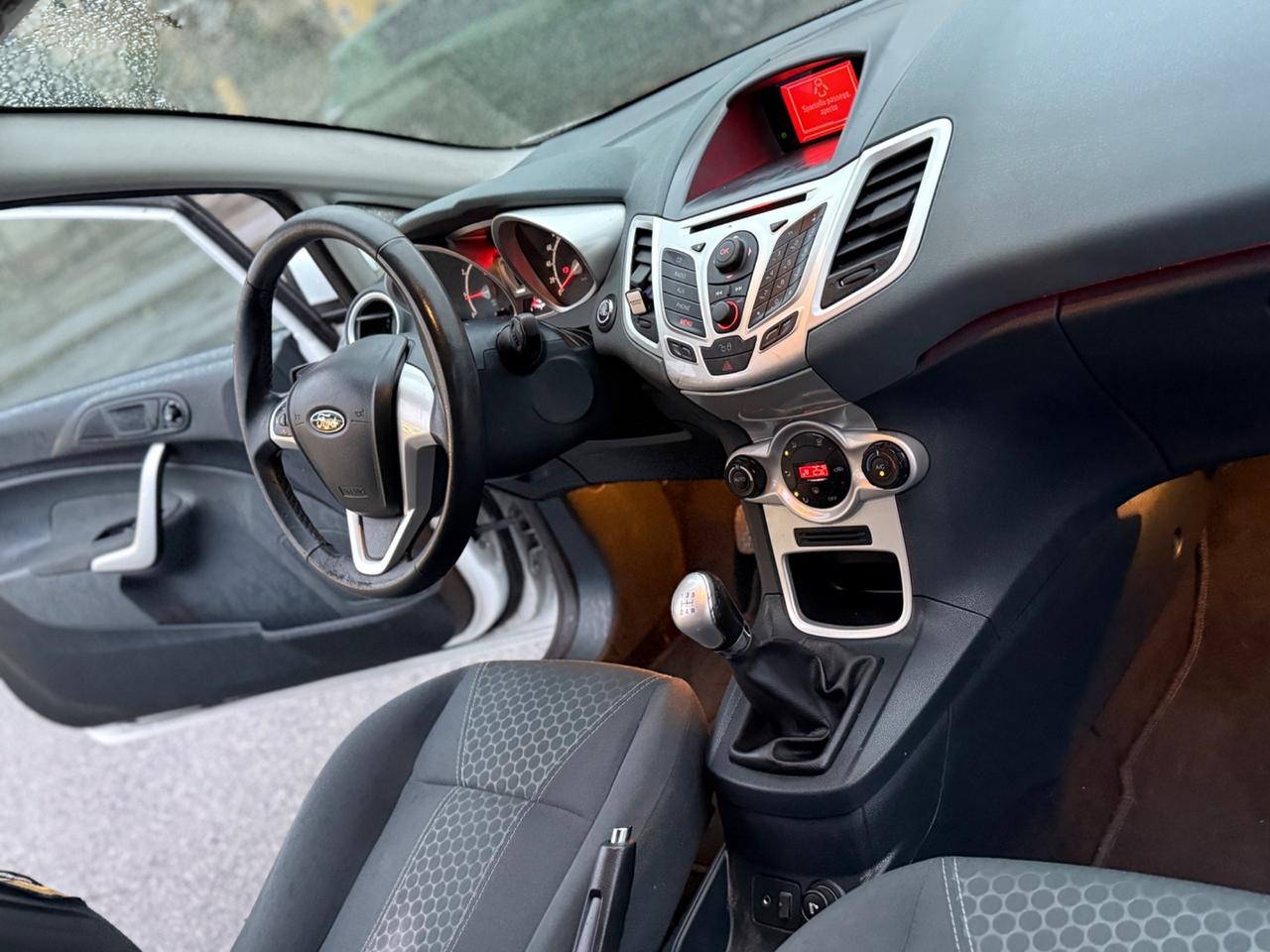 Ford Fiesta 1.2 TITANIUM 2011 NEOPATENTATI