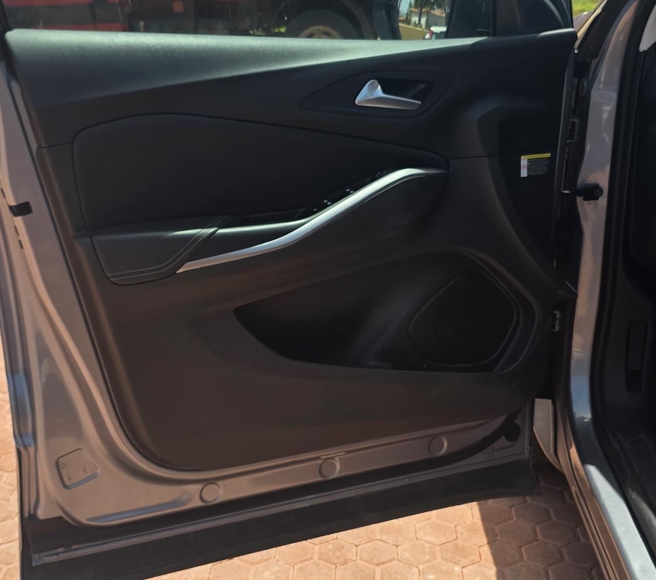 Opel Grandland 1.6 PHEV 224 CV Plug-In Hybrid Business Elegance – Efficienza e Comfort Premium