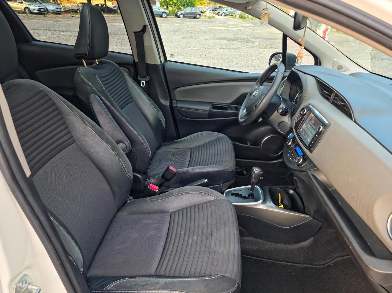 Toyota Yaris 1.5 Hybrid 5 porte Style E6 Automatica NEO 2014