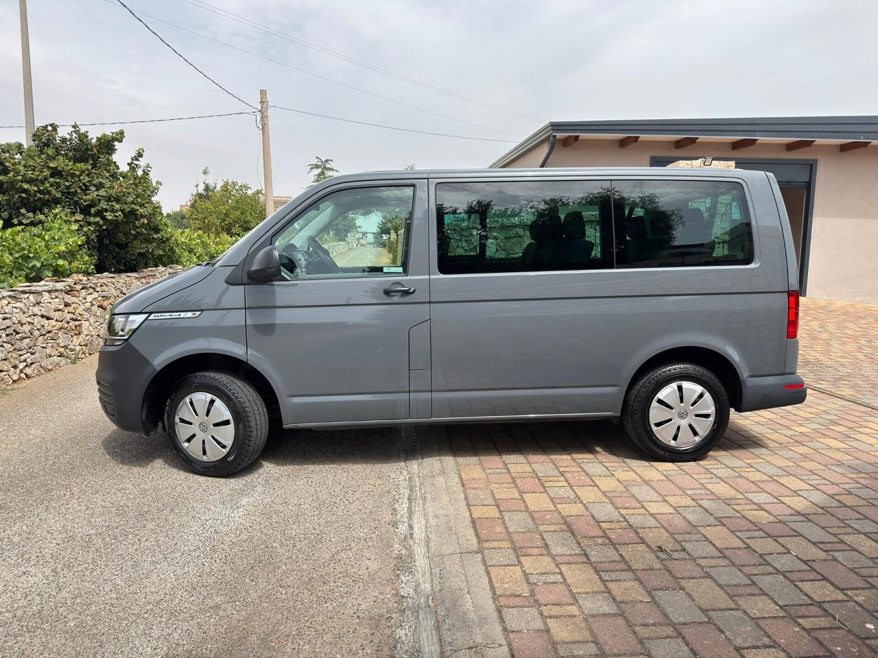 Volkswagen Caravelle 2.0 TDI 110 cv Trendline 9 posti