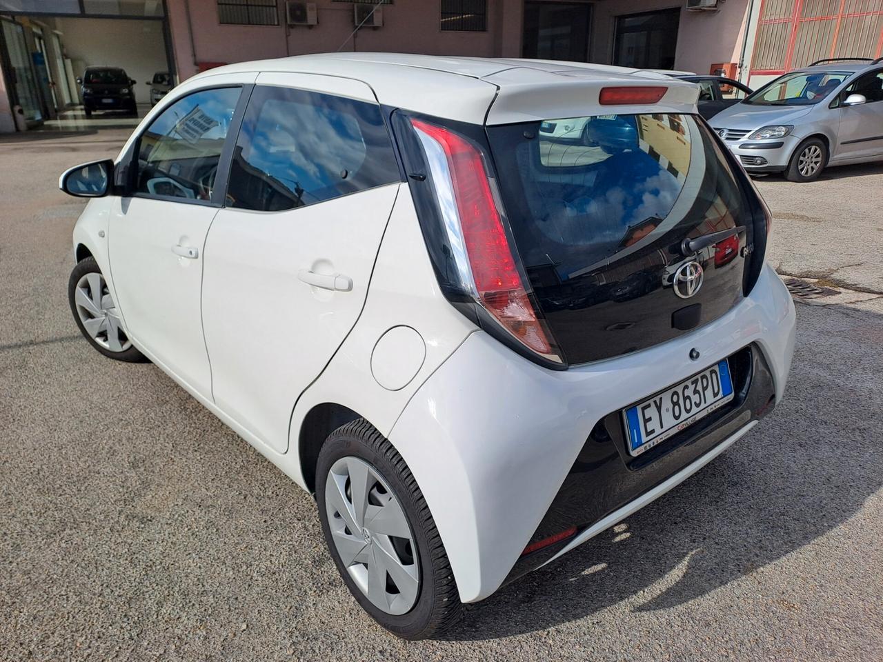 Toyota Aygo 1.0 VVT-i 69 CV 3 porte x-play