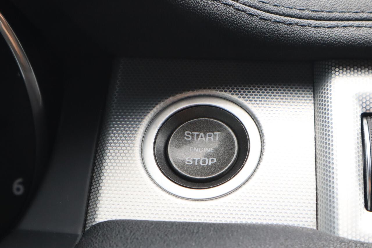 Land Rover Range Evoque 4X4 HSE 2.0 TD4 180PS - solo per rivenditori!