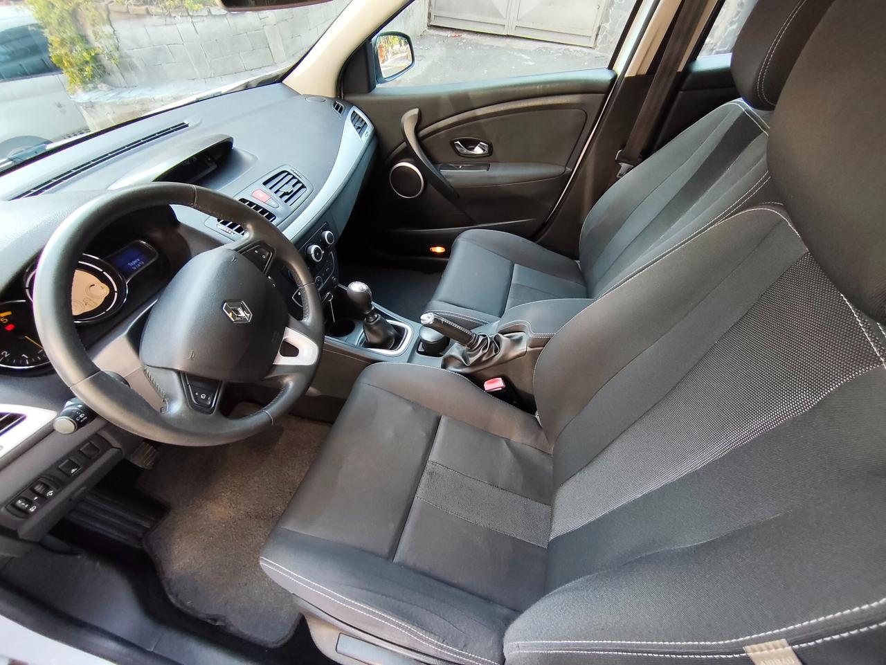 Renault Megane 1.5 dCi 110CV Leggi