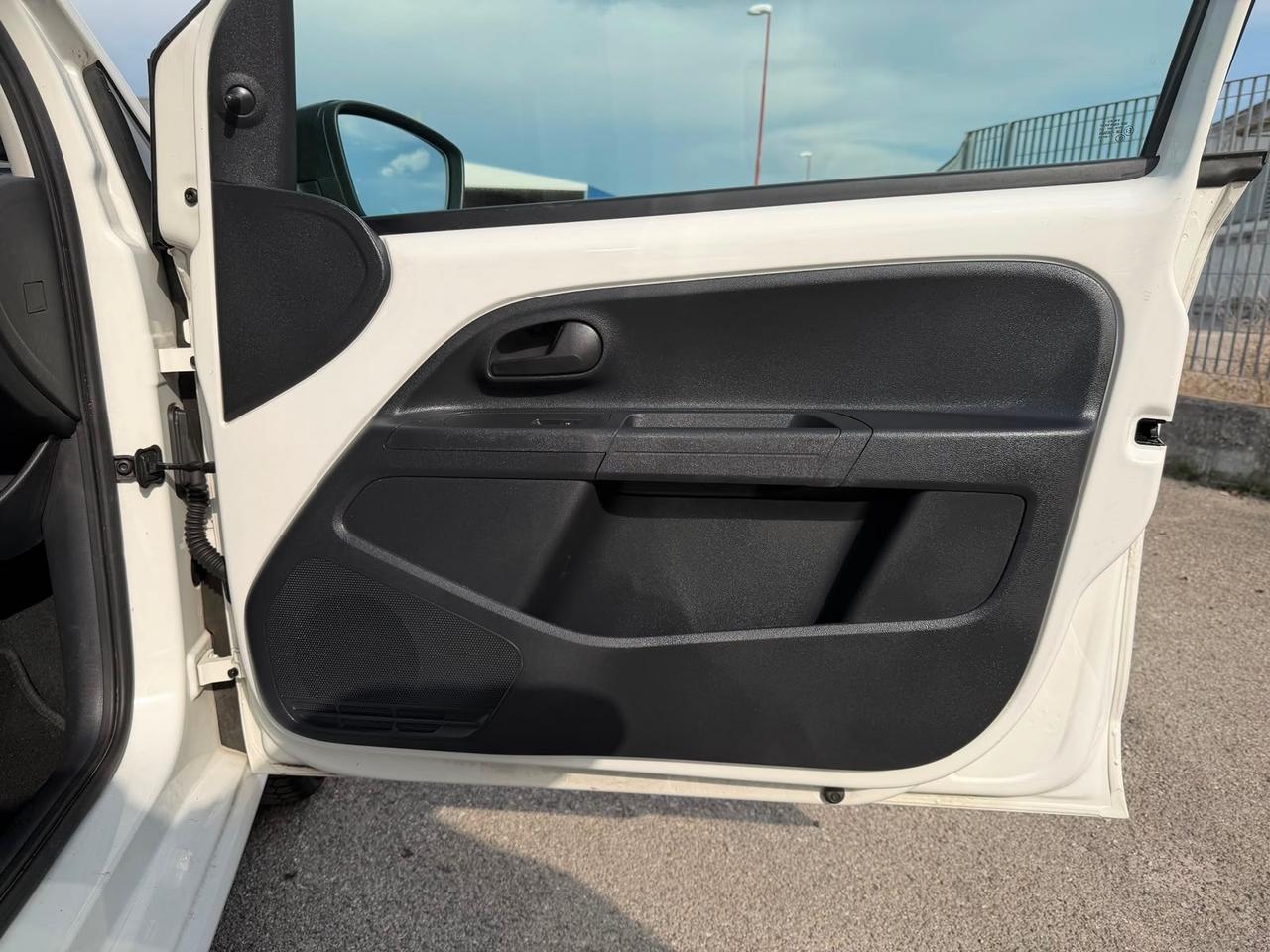 Volkswagen up! 1.0 Benzina