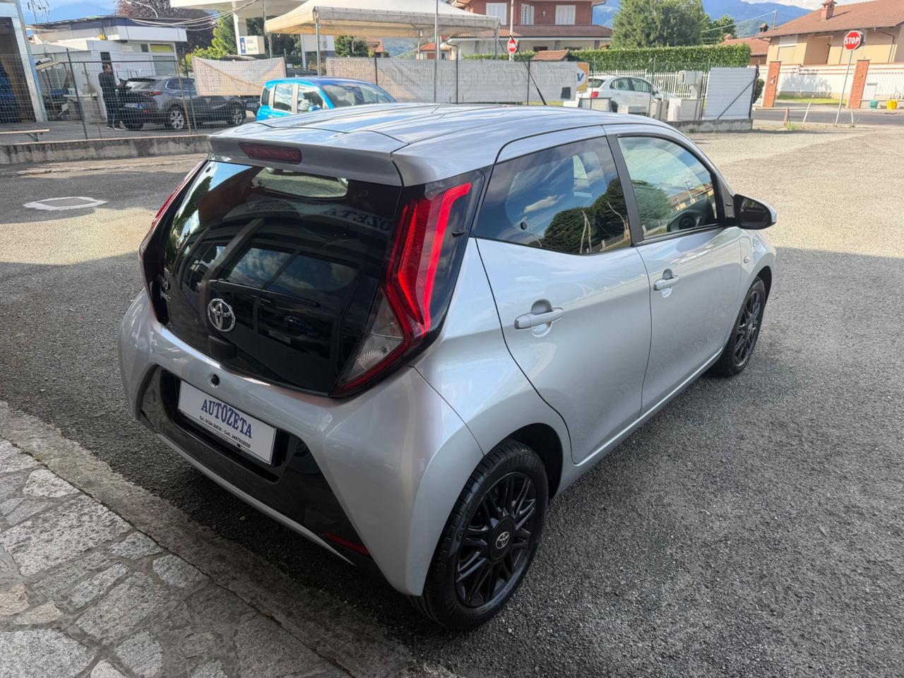 Toyota Aygo Connect 1.0 72 CV 5 porte x-wave