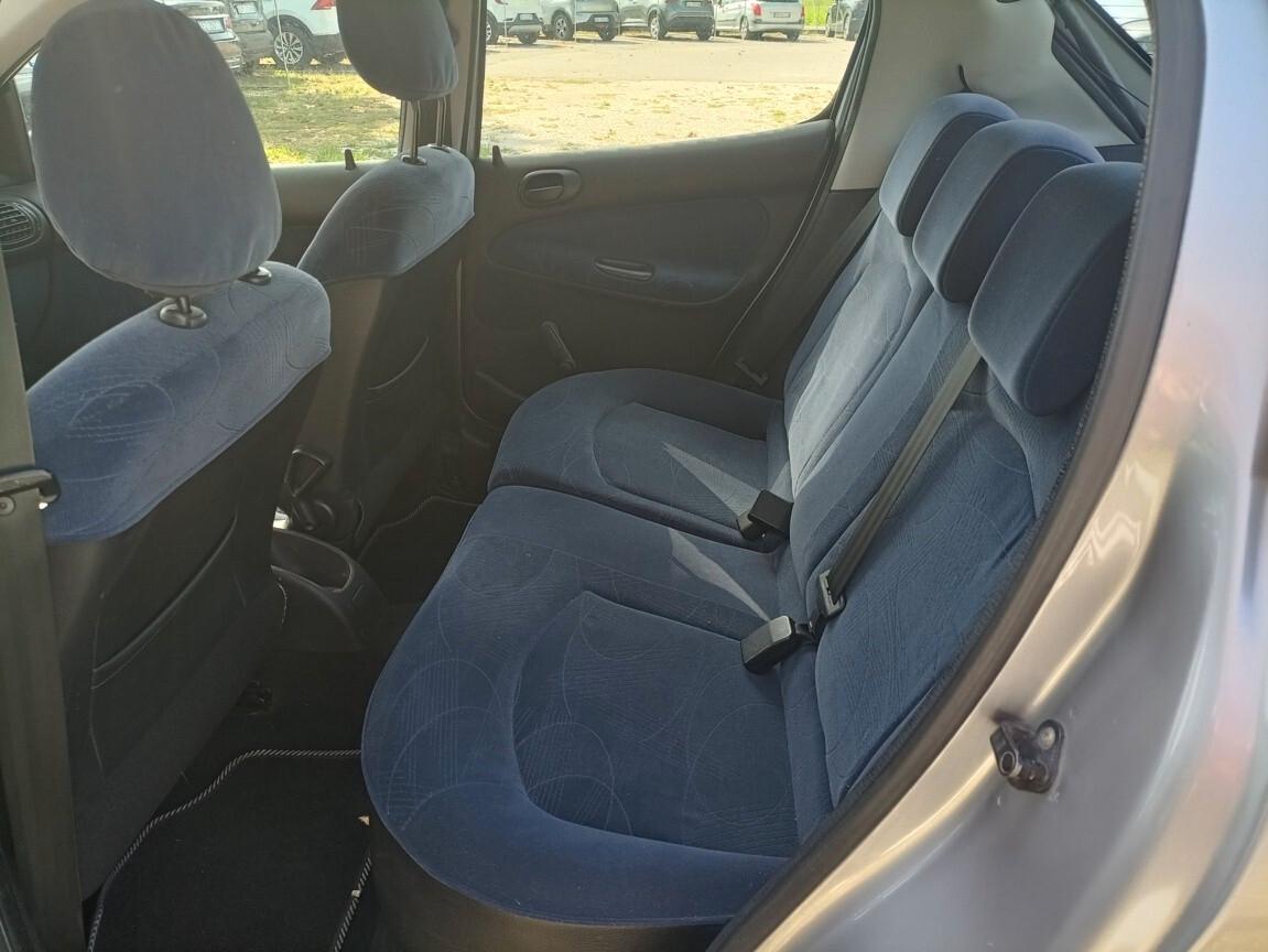 Peugeot 206 1.4 5p. X-Line