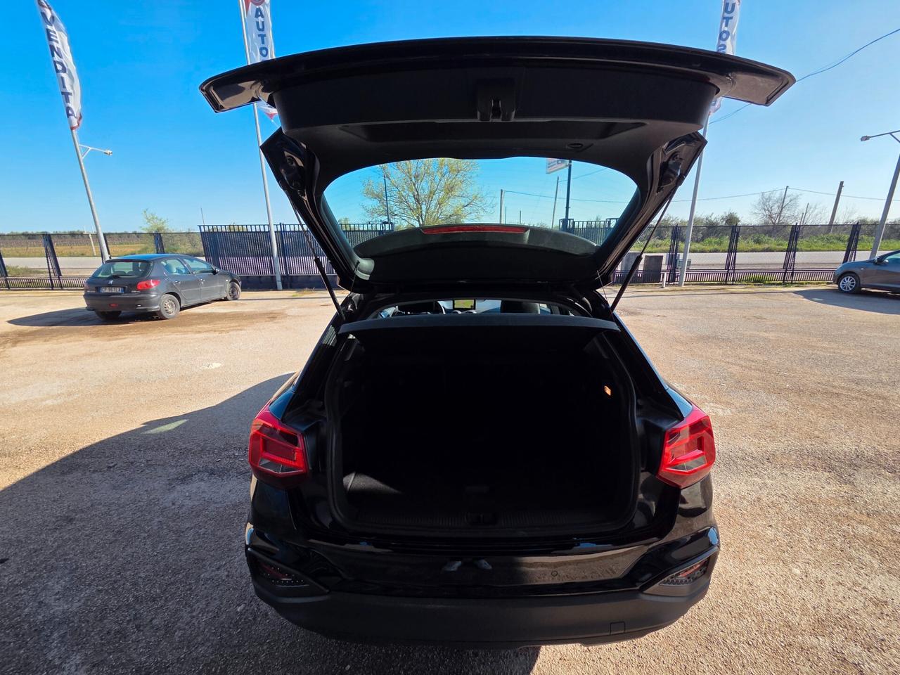 Audi Q2 30 TDI S tronic Business
