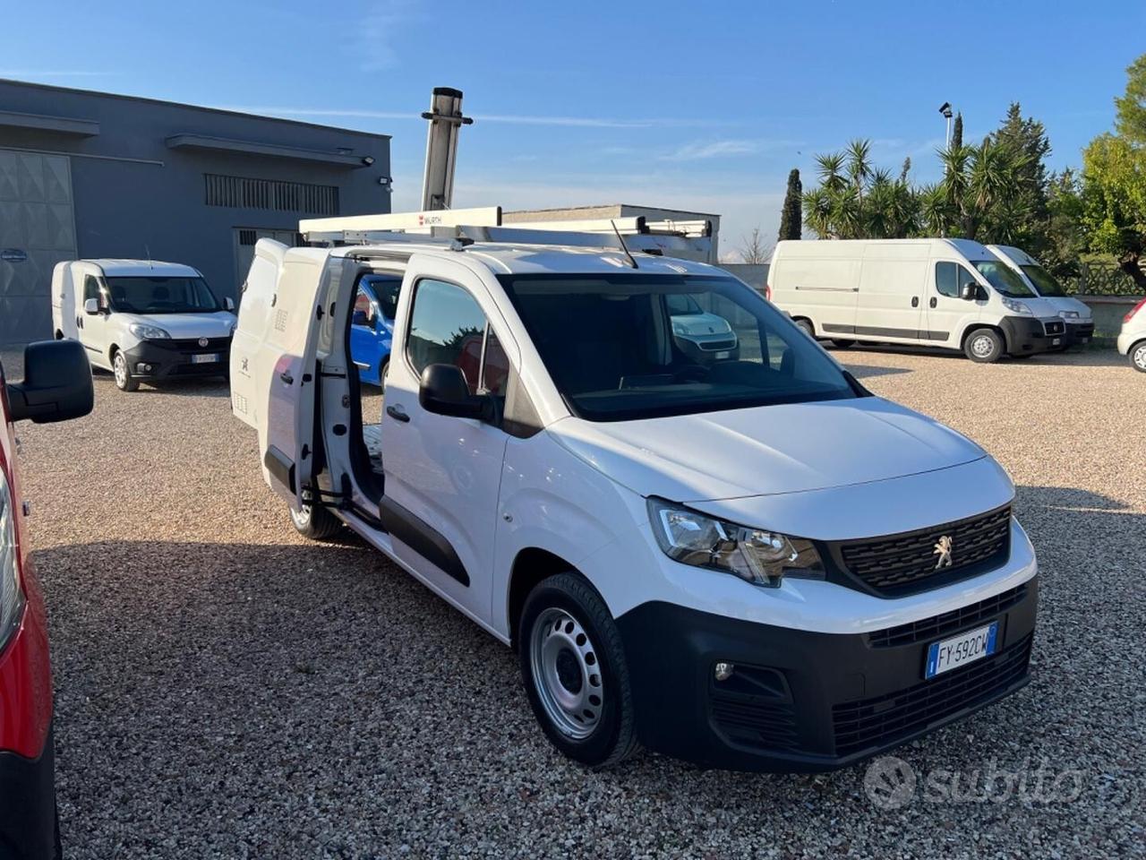 Peugeot Partner Maxi 2019 allestito 3 posti