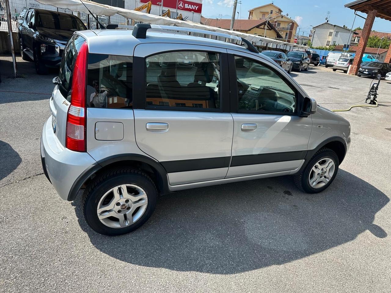 Fiat Panda 1.3 MJT 16V DPF 4x4 Climbing
