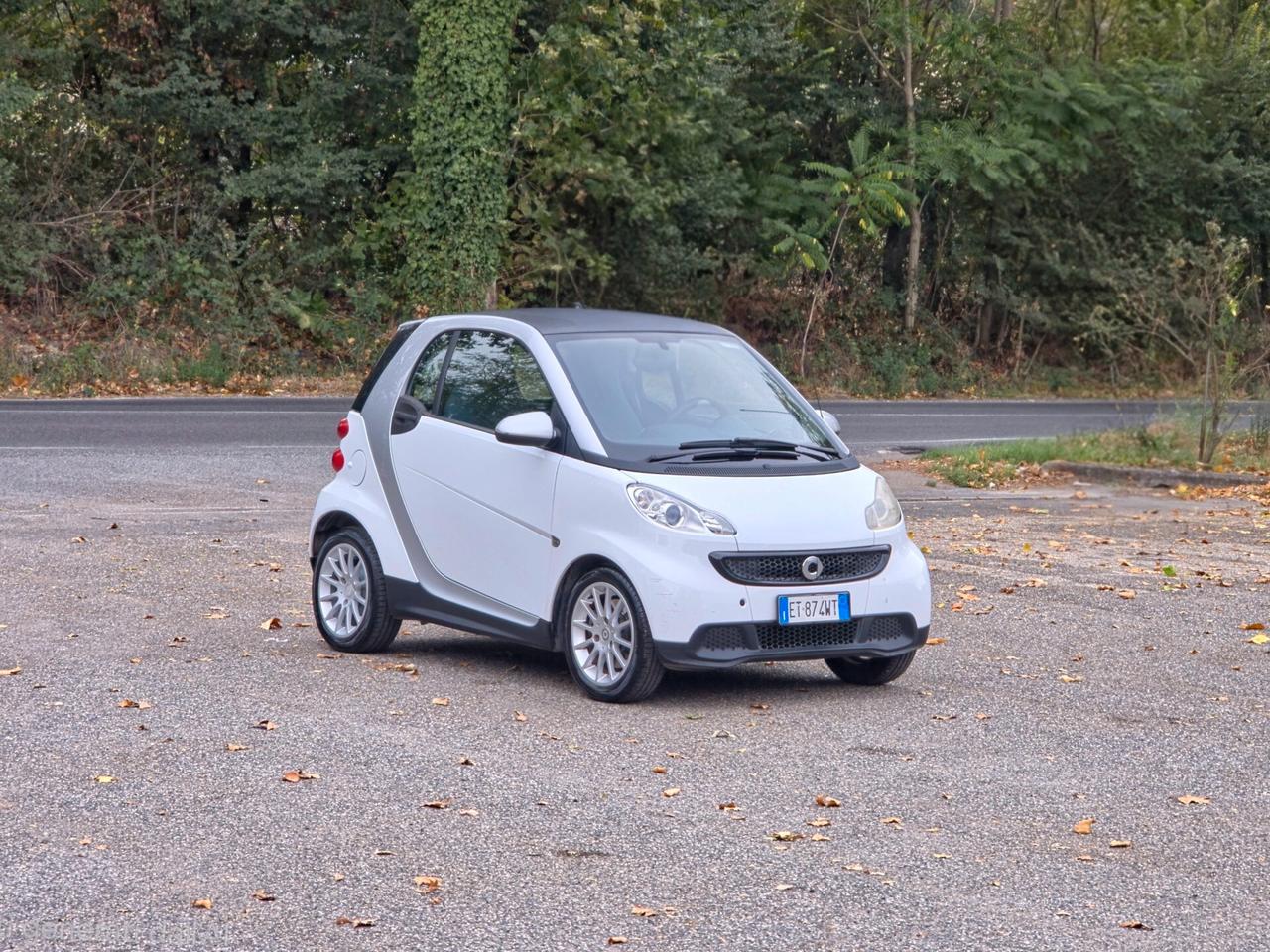 Smart ForTwo 1000 45 kW MHD coupé pure CV-61 E5B Automatico NEO