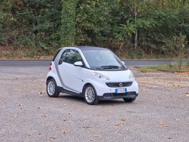 Smart ForTwo 1000 45 kW MHD coupé pure CV-61 E5B Automatico NEO