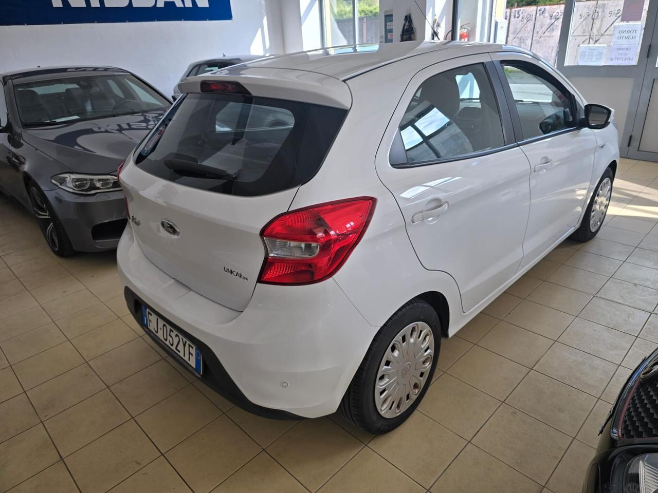 Ford Ka 1.2 Ti-VCT 85CV Black & White -