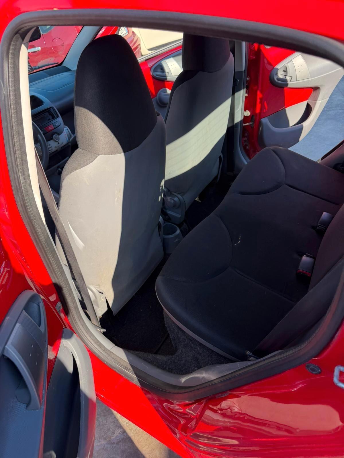 Toyota Aygo 1.0 12V VVT-i 5 porte Sol