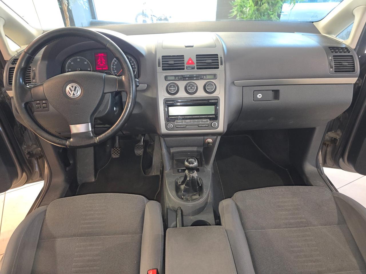 Volkswagen Touran (GANCIO TRAINO)