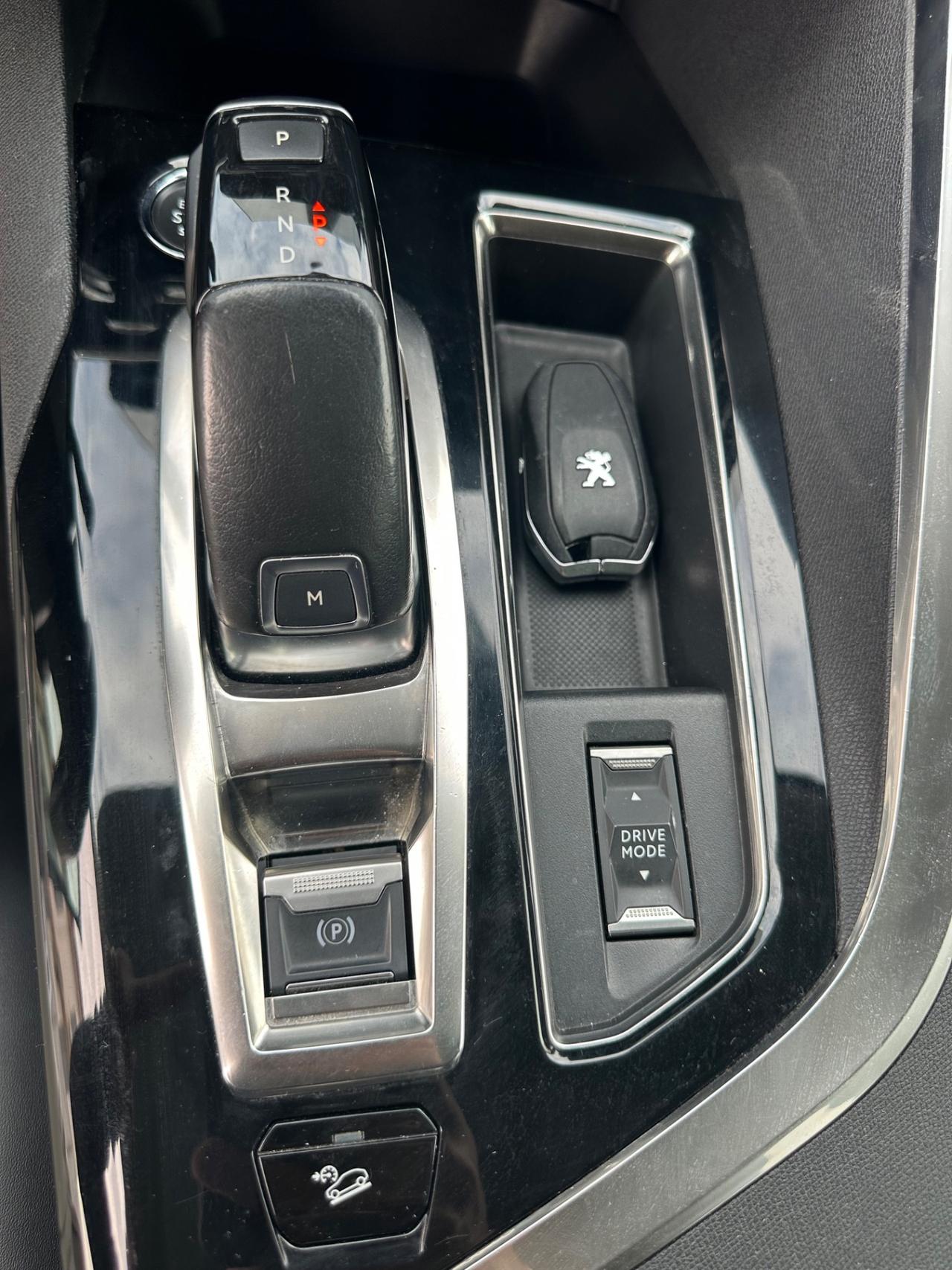 Peugeot 3008 BlueHDi 130 S&S EAT8 Allure