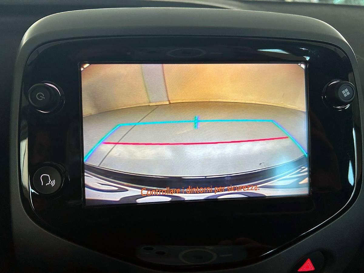 Toyota Aygo Connect 1.0 VVT-i 72 CV 5 porte x-fun