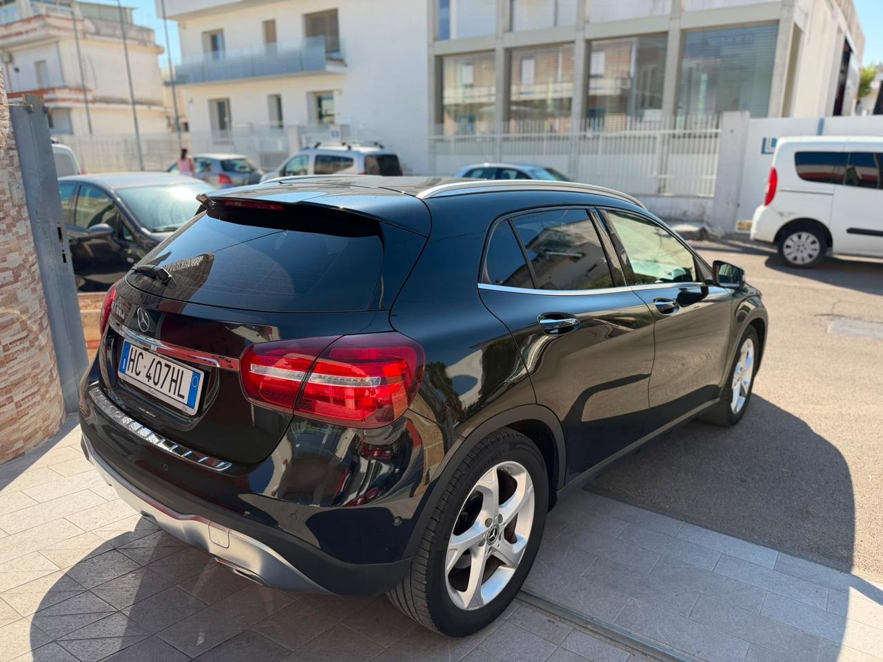 Mercedes-benz GLA 180D URBAN-2018 LEF/CARPLAY