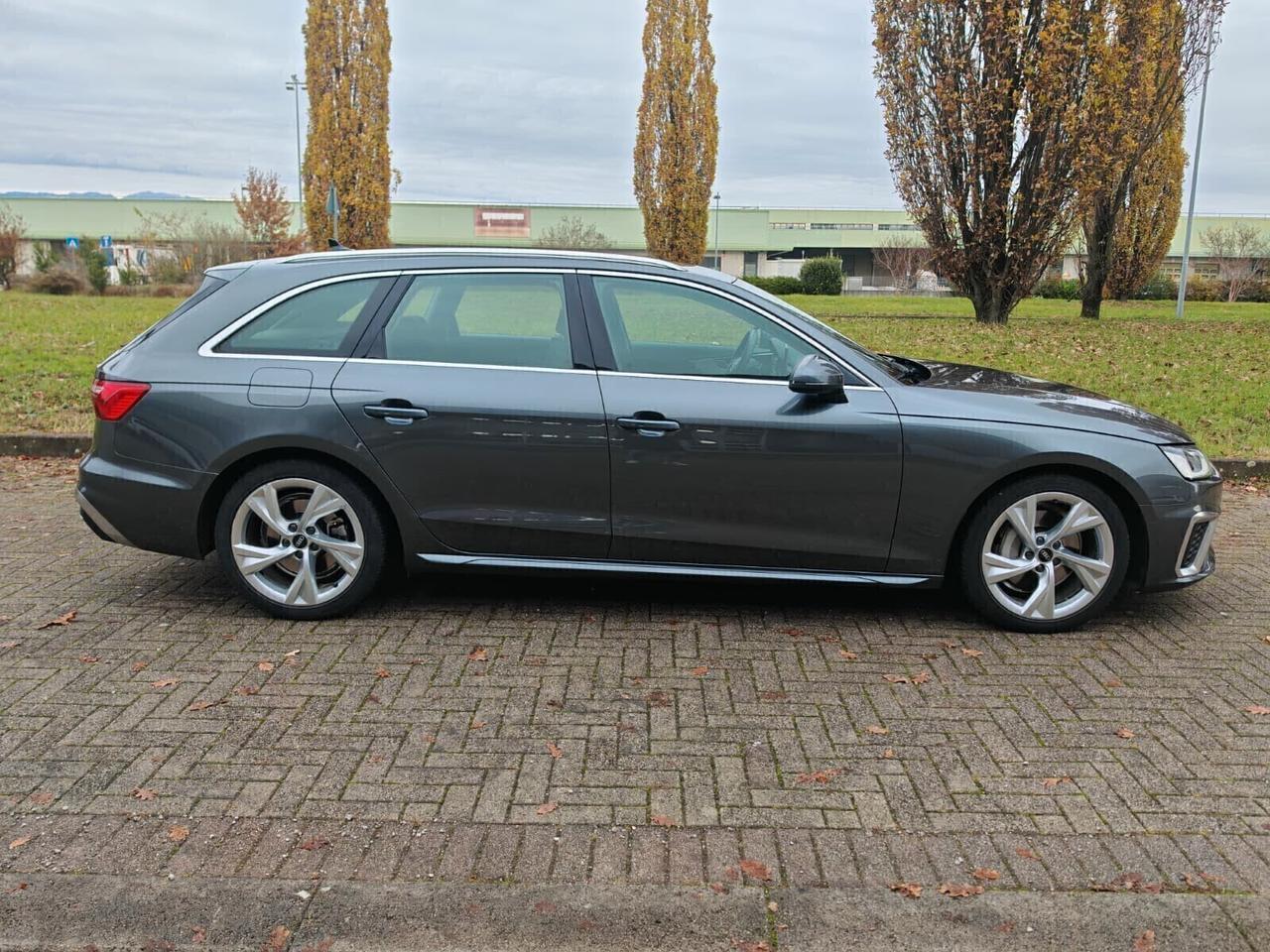 Audi A4 Avant 40 TDI S tronic S-line edition