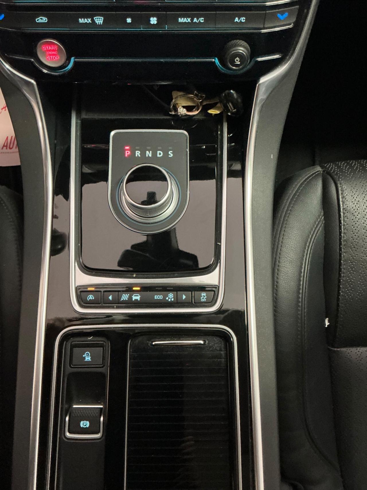 JAGUAR XF 3.0d V6 2015 TETTO APRIBILE FULL OPTIONAL 80.000KM