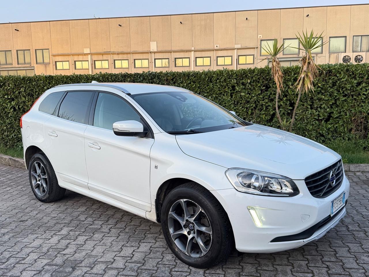 Volvo XC60 2.0 D3 150CV OCEAN RACE EURO6