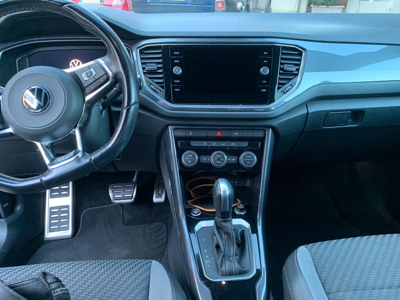 Volkswagen T-Roc 1.5 TSI ACT DSG Sport R-LINE