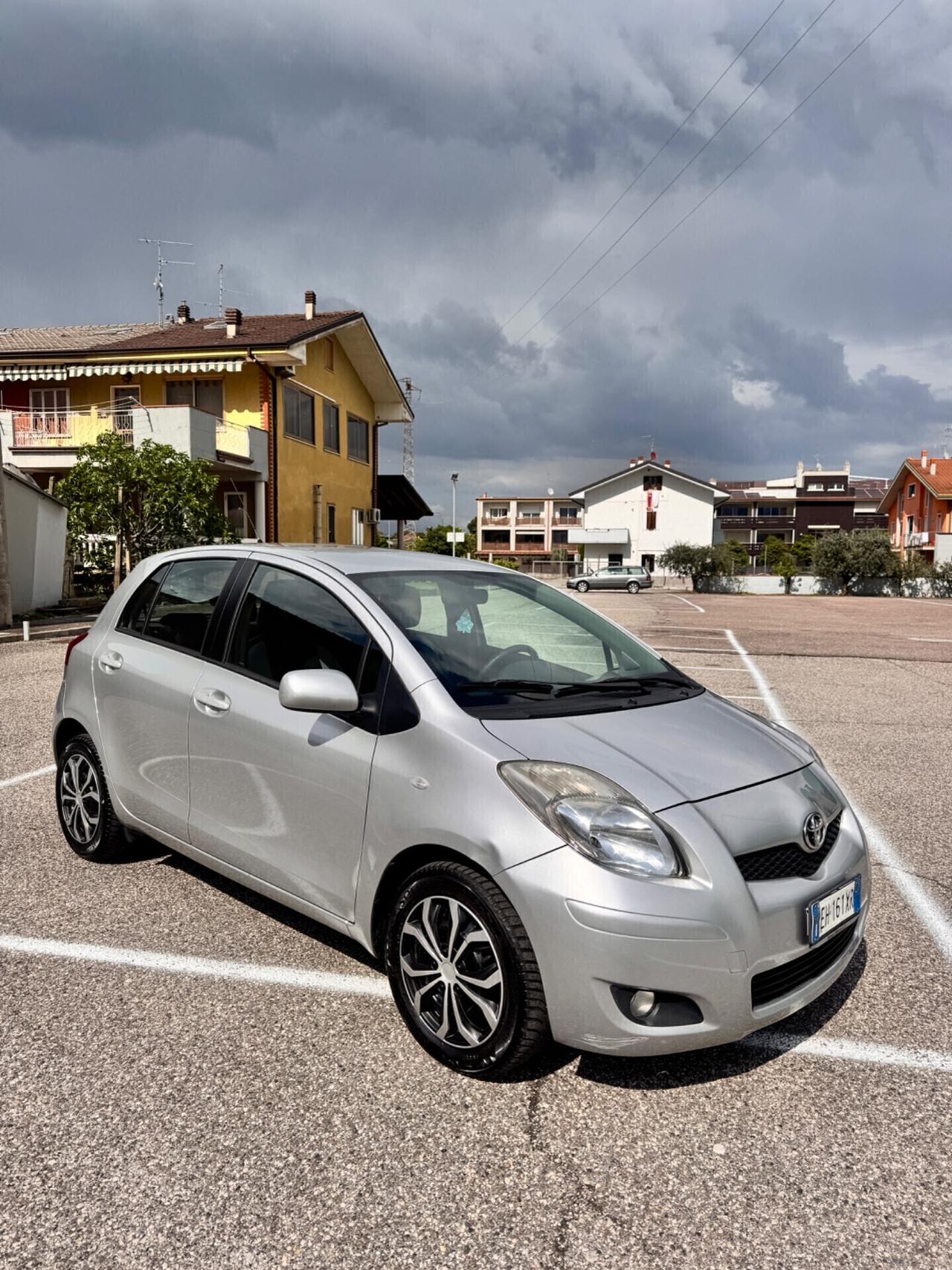 Toyota Yaris 1.3 5 porte 2011