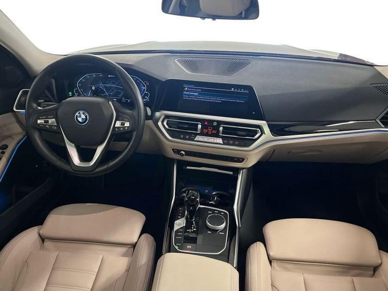 BMW Serie 3 330e xDrive Touring Sport